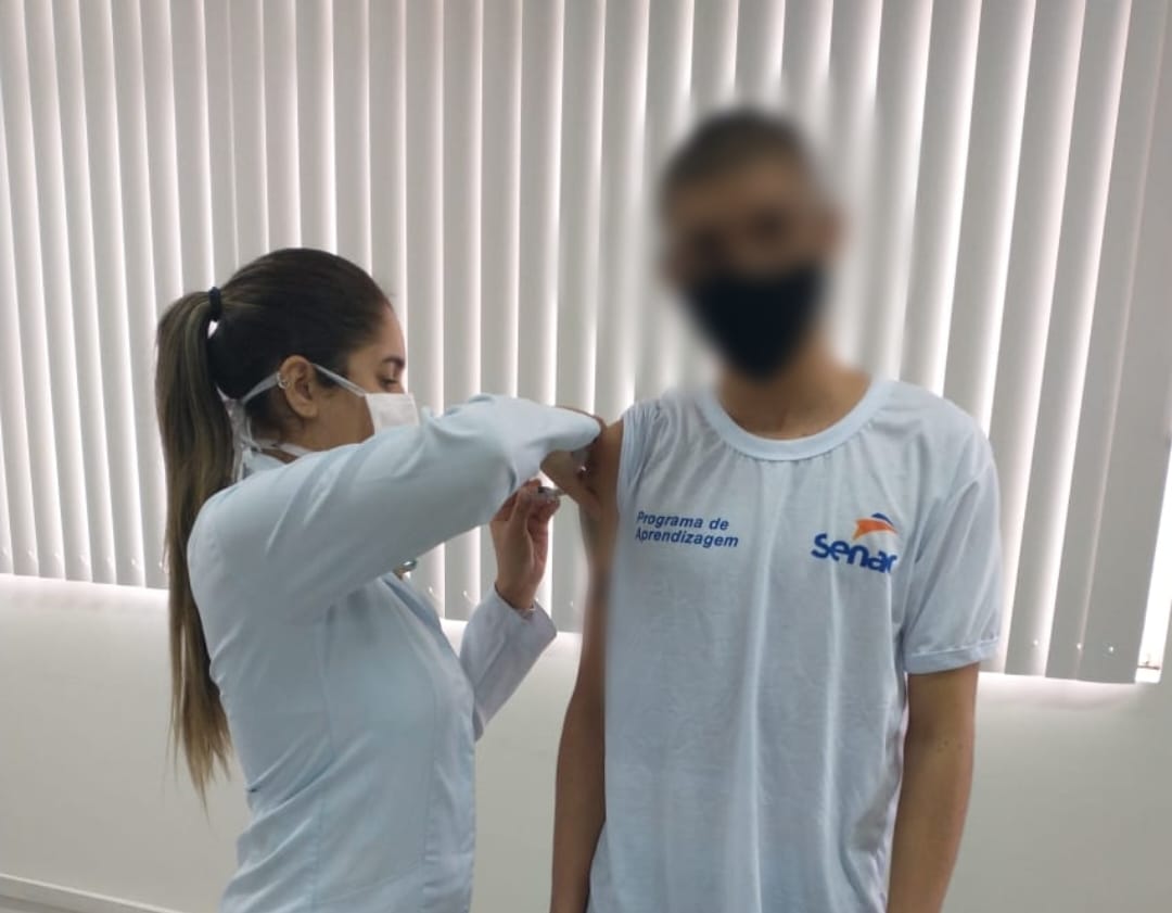 Socioeducandos e profissionais da Fundação Renascer começam a ser imunizados contra a Covid-19