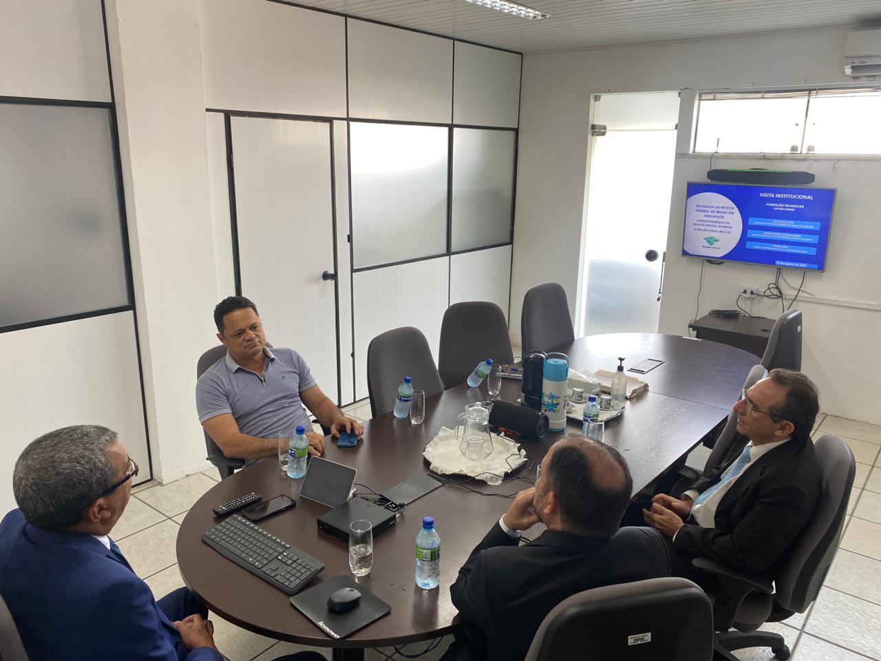 Presidente da Fundação Renascer firma parceria com a Receita Federal