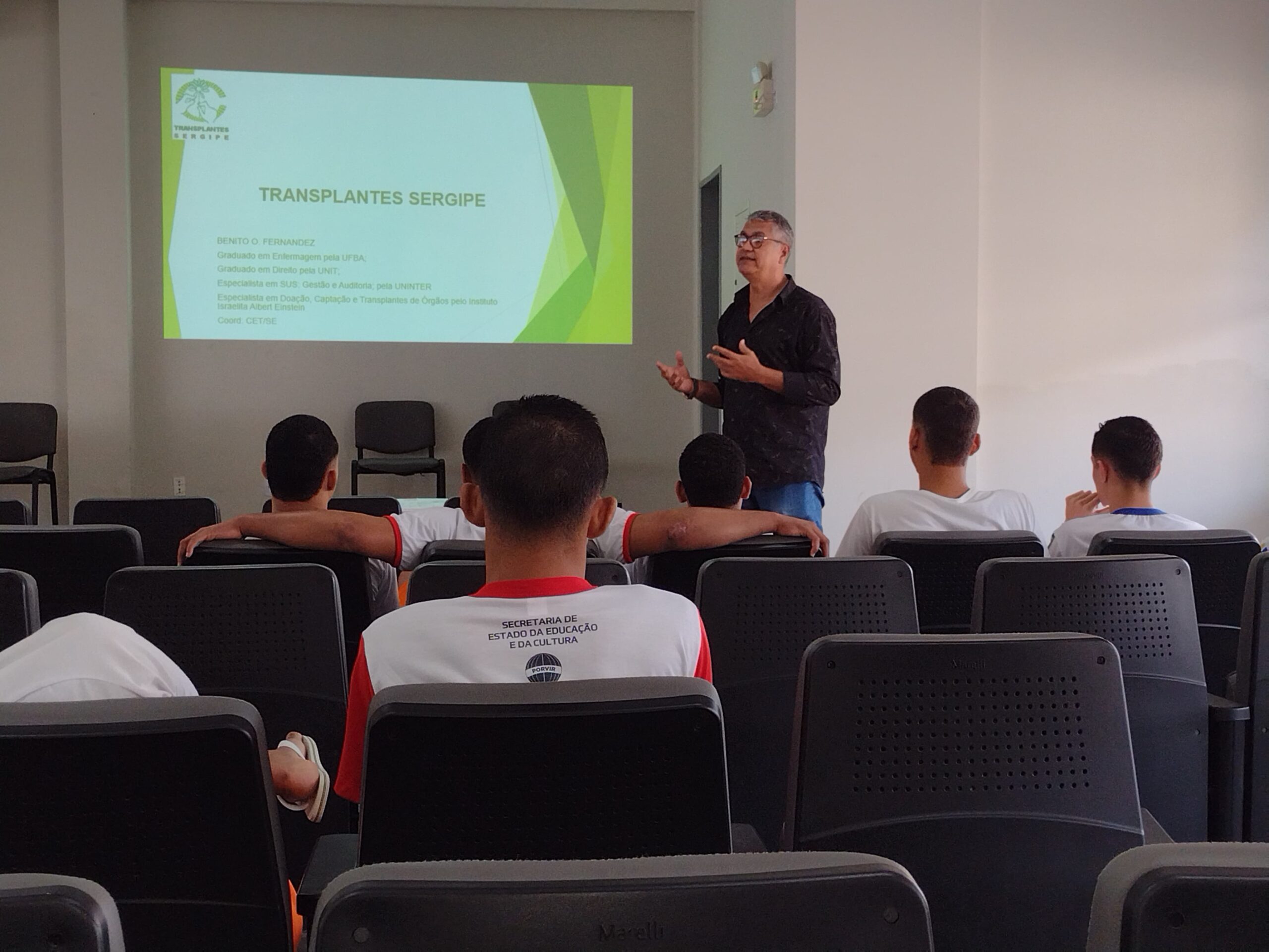 Fundação Renascer promove palestra sobre conscientização da Doação de Órgãos para adolescentes da CASEM